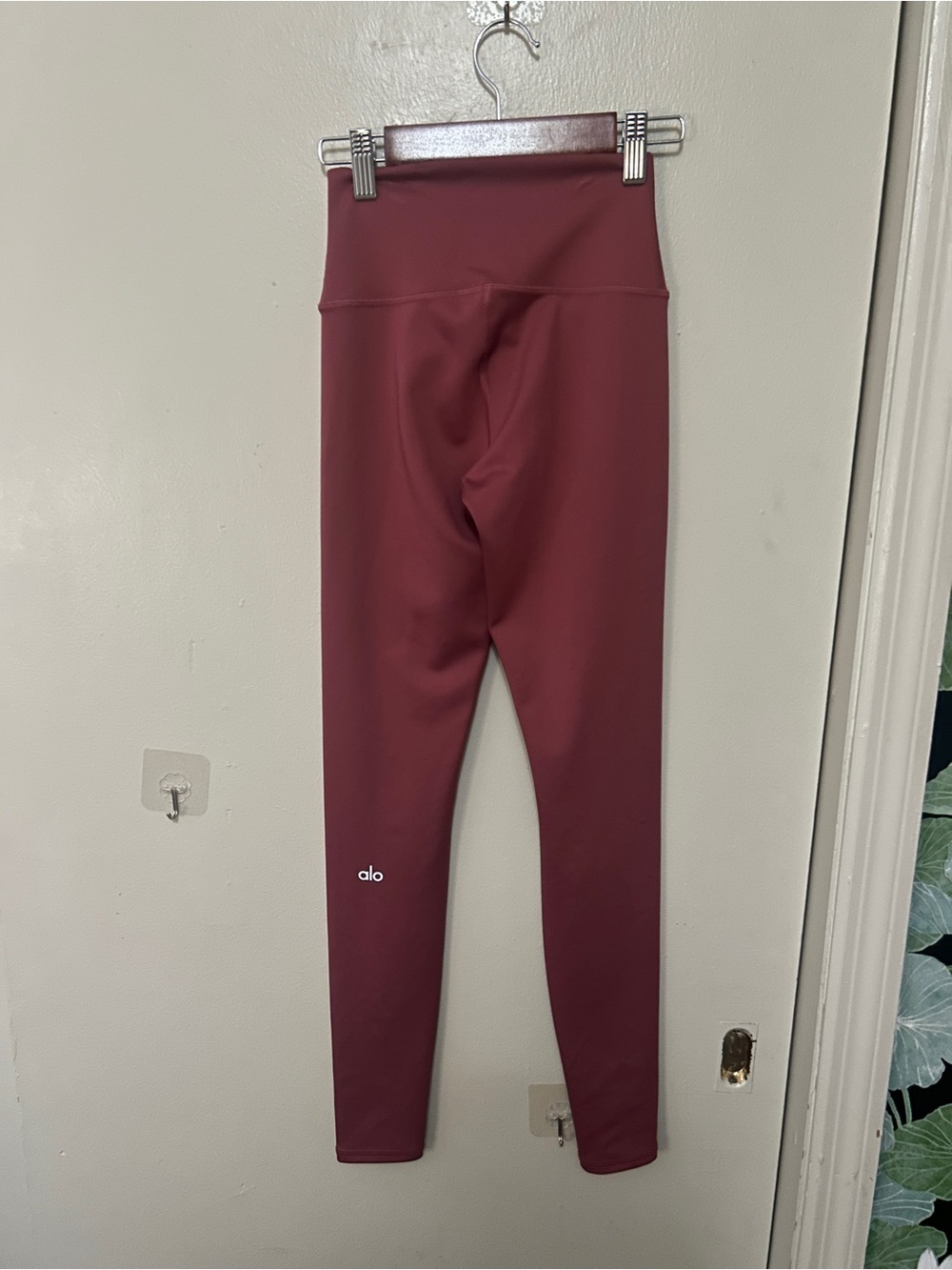Alo Yoga High-Waist Airlift Leggings